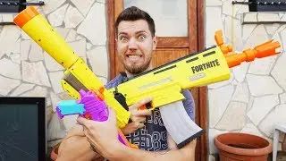 FORTNITE in REAL LIFE mit der Legendären Scar, Handcannon und Pistol von NERF!