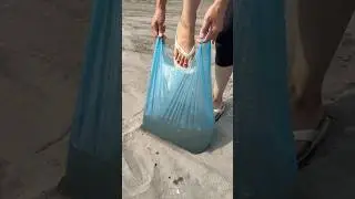 A Great LifeHack for Sandy Feet💦🦶#outdoors #survival #camping #bushcraft #lifehacks