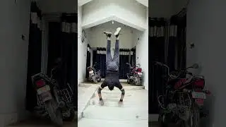 Amazing hand walk 🥷🏻🦁🦍#youtubeshorts #ashortaday #shorts #fitness
