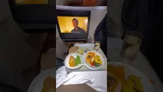 Everything I ate flying business class from Lisbon to Toronto ✈️