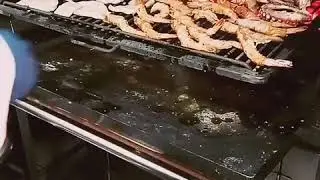 морепродукты на углях в хоспере.