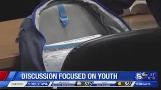 Knoxville mayor leads discussion focused on youth