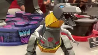 #NYCC PCS COLLECTIBLES TRANSFORMERS GRIMLOCK!l STATUE!