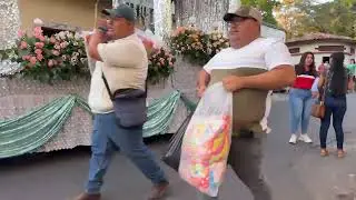 Desfile de Carrozas con la Giganta de Jocoro