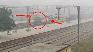 WDP4 Powerful Locomotive with Aggresive Honking Pulling Goods train || Indian Railways