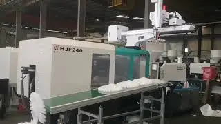 High speed plastic spoon injection molding machine