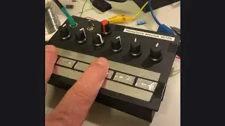 Hexaphon DIY toy analog synthesizer with 6 tones. Tuning to music note frequencies, audio spectrum