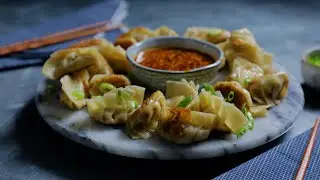 Classic Japanese Steamed Dumplings | How To Make Gyoza/ Dumplings |Chicken Gyoza & Sesame Chilli Oil