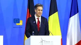 Ed Miliband: &ldquo;Clean Energy Is Our Security &mdash; Not Dictators&rsquo; Gas&rdquo; | North Sea Power Shift