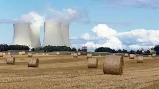Vibration monitoring of nuclear power plant containment buildings