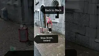 Shop Street Galway Ireland 26.11.2022   Amazing voice