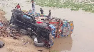 Truck Accident​  bedfod & Worst overloaded Trucks Fail Accident Compilation 2021 Collection