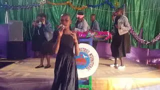 Baby feli praising God like never before