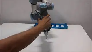 Robot UR3 tipos de movimiento  UNIVERSAL ROBOTS