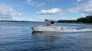 Pontoon TV Mount - Pontoon with TV Mount Installed Cruising