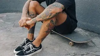 Men&rsquo;s Walking Styles: Legs in Motion