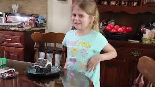 M&M GINGER BREAD HOUSE MAKING 2025/FAMILY FUN TIMES/CHRISTMAS TIME/EPISODE 1029/CHERYLS HOME COOKING