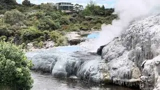 Te Puya geyser - Pohutu فيزر بوكونو نيوزلاندا 