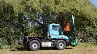 Unimog U218 & Front Mounted Mulag Hedgecutter Trimming Back Hedges