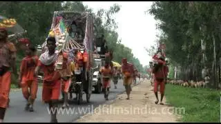 Kanwarias on their way