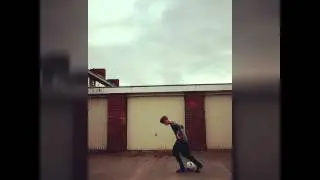 Voetballen bij garages Fuikhoren