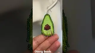 Handcrafted Beaded earrings Avocado #jewelry #beads #handmade #earrings #beadedjewelry #stonebeads