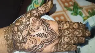 Bahut Pyari@Mehndi Desgin🫶