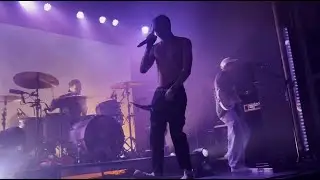 CHASE ATLANTIC - “OUT THE ROOF” (Live) | BID DETROIT