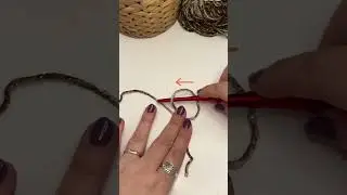 Easiest way to work a magic ring! 🧶 #crochet #crochetpatterns #crochettutorial #magicring