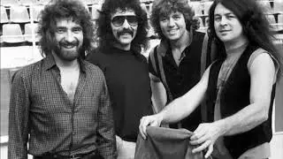 Black Sabbath - 09 - Disturbing the priest (Stockholm - 1983)