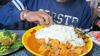 Chicken curry, Brinjal boil, broccoli and master leaf boil, and salad.