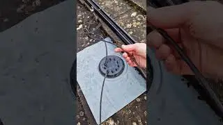 M E Solar - Прокладка кабелей солнечных панелей через черепицу на крыше с использованием кровельного материала Dektite.