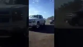Convoy armado se burla de Federales!