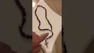 كيف نصلي المسبحة الوردية التي هي تتضمن مراحل حياة يسوع