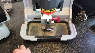 How to cut thin Toyota Lexus emergency key with mini condor and Bianchi 994 laser key machine