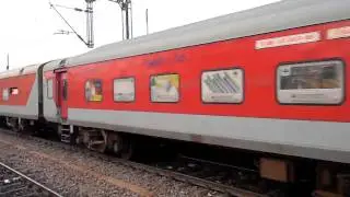 मुम्बई राजधानी एक्सप्रेस PASSING  OKLHA