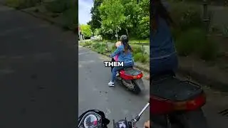 A girls' shoe was suddenly lost on the road 👞🏍 #shorts