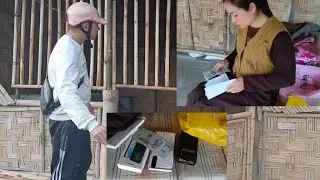 When Nhan returned home after selling vegetables, she was surprised to receive a new phone, money, 