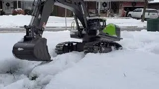 Huina 1593 on the snow