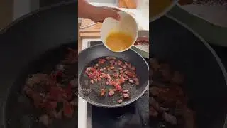 scrambled eggs & bacon #asmrfood #cookingchannel #asmrcooking #breakfastfordinner #cookwithme