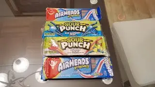 Airheads & Sour Punch - Xtremes Bluest Raspberry & Rainbow Straws Review! 🌈