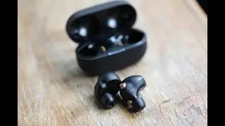 Regular dude look at the Sony WF 1000 XM4 earbuds