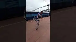 Normal cycle Rolling stoppie stunt #viral #cycle #tutorial