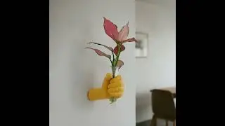 Hand-Holding Design Wall-Mounted Flower Holder
