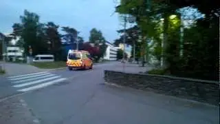 Espoon ambulanssi saapuu HYKS