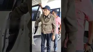 Hema Malini's Heartwarming Support for Dharmendra in Later Life ❤ #hemamalini #dharmendra #shorts