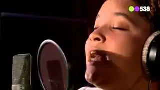 Julia van der Toorn (TVOH) - Oops!... I Did It Again (Live @ Evers staat -er niet- op)