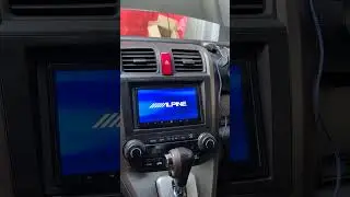 Doposażenie Hondy CR-V 2012 w stację multimedialną i nowe głośniki