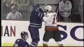 Jarome Iginla vs Gerald Diduck