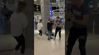 Повелась на деньги 😳 #shorts #prank #experiment #пранк #реакция
